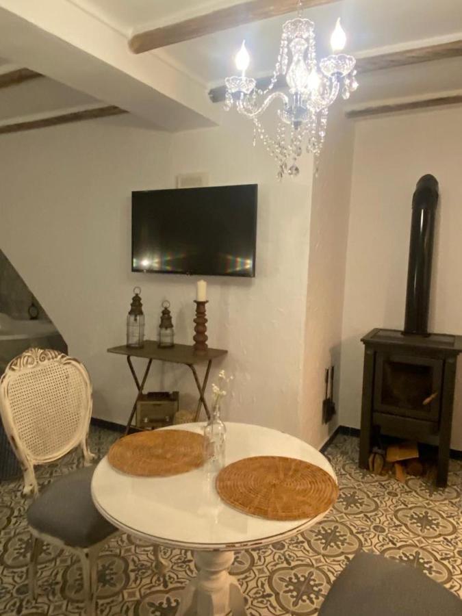 El Escondite de Martina, Ático Romántico Setenil De Las Bodegas Esterno foto